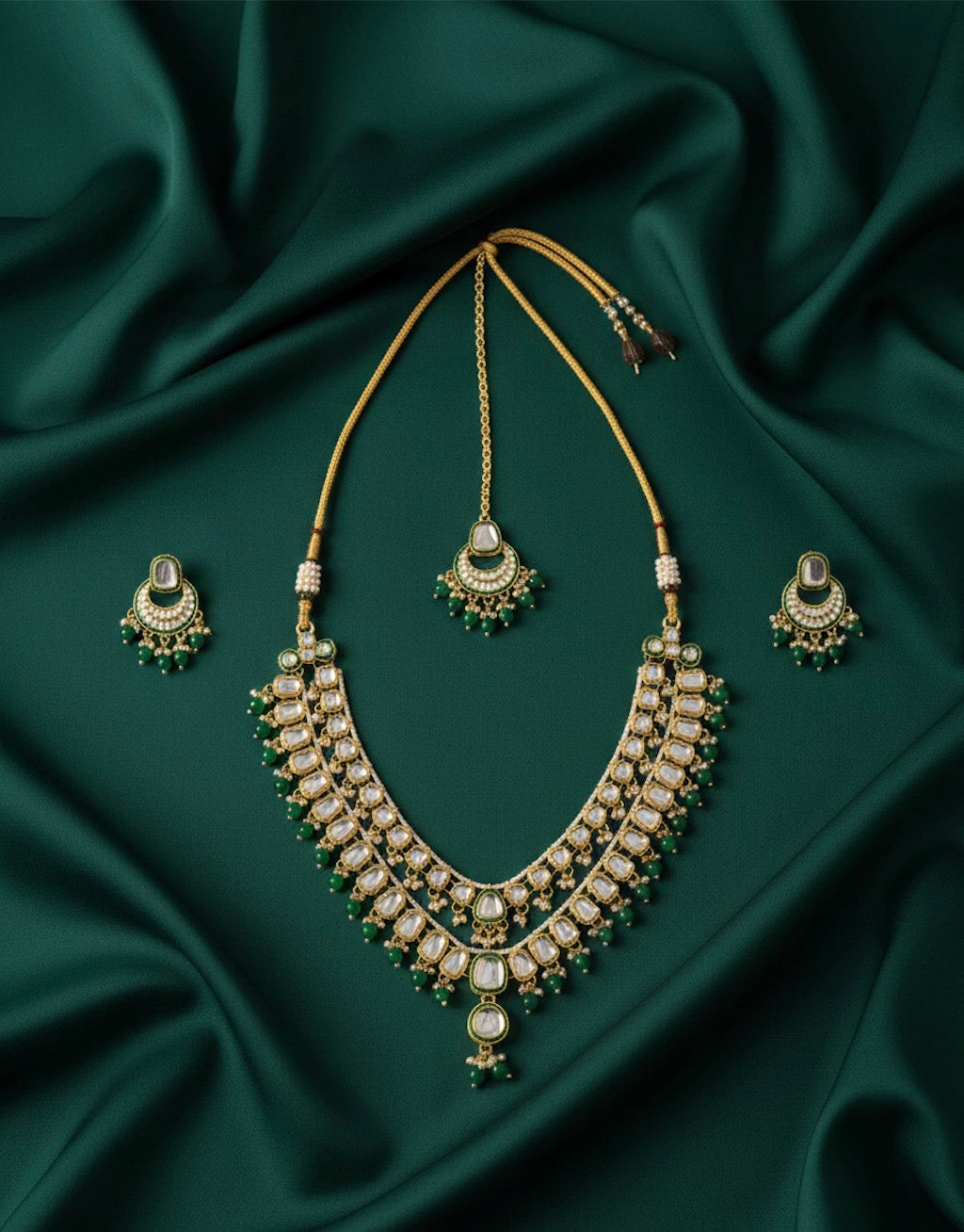 Women Emerald Kundan Necklace With Earings & Mang Tika