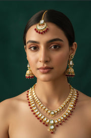 Fancy Emerald Kundan Necklace With Earings & Mang Tika