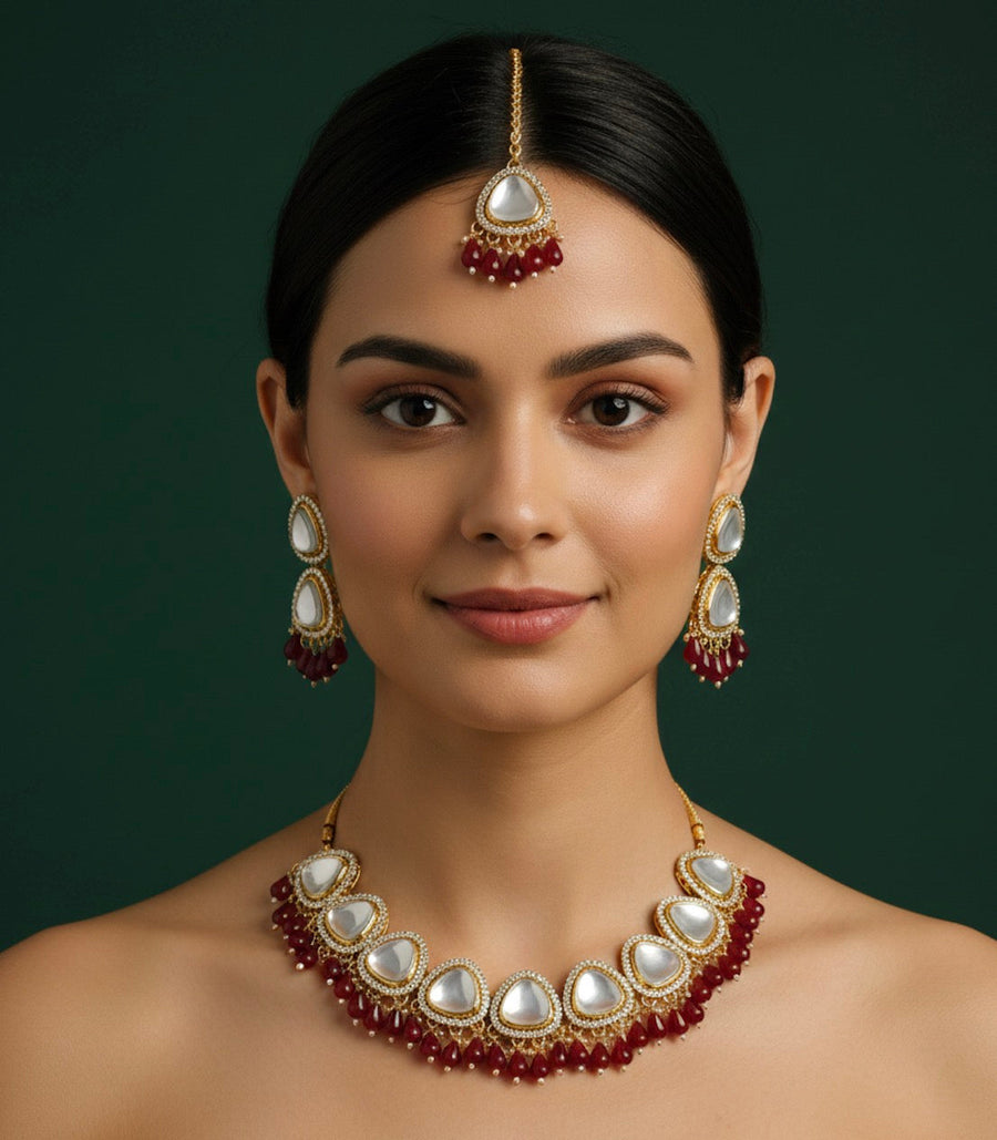 Women Kundan Necklace With Earings & Mang Tika