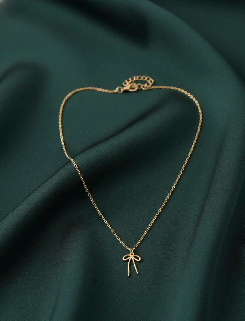Beautiful Minimul Chain With Bow Pendent