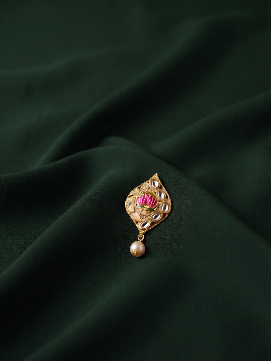 Women Gold Plated Kundan Studded Saree Clip Saree Accessories