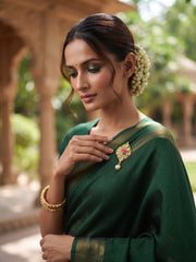 Women Gold Plated Kundan Studded Saree Clip Saree Accessories